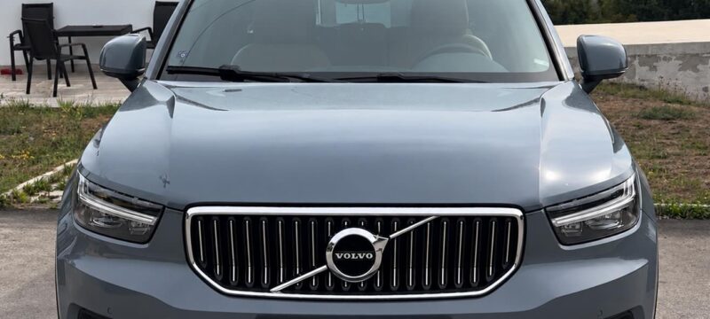 Volvo XC40 DPF repair at the FixBox workshop in Sarajevo – car in front of the workshop